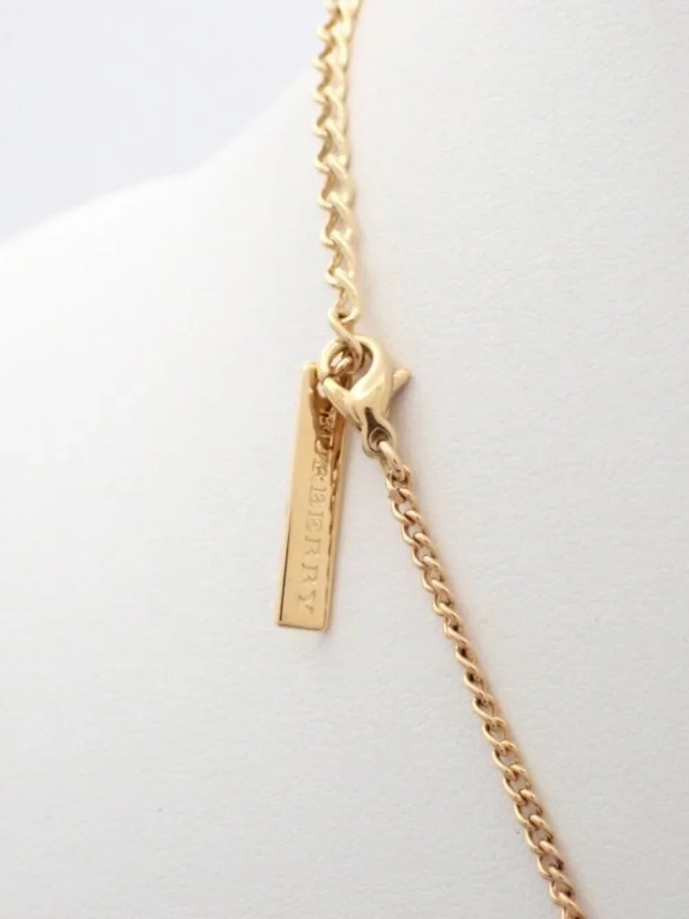 Burberrys Bear on a Plane Necklace in Box - Picture 3 of 4